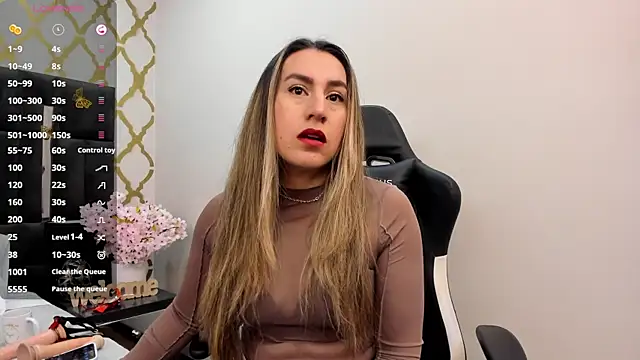 Snapshot of RubbyTaylor chatting on 10.15.25 RubbyTaylor online show from 10.15.25