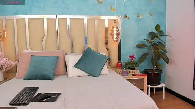 RubbyTaylor online show from 04.07.26