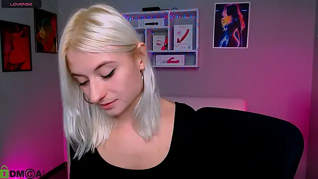 Snapshot of melisa_white1 chatting on 10.19.25 melisa white1 online show from 10.19.25