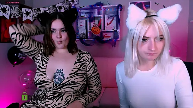 Snapshot of melisa_white1 chatting on 10.27.25 melisa white1 online show from 10.27.25