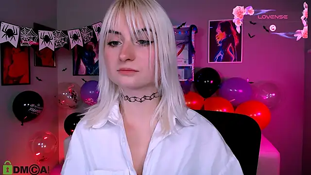 Snapshot of melisa_white1 chatting on 10.30.25 melisa white1 online show from 10.30.25