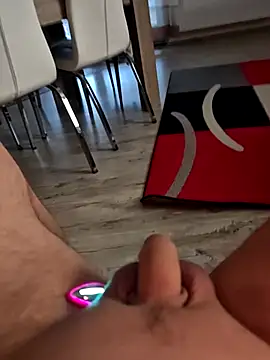 Szeltolo001 online show from 04.06.26