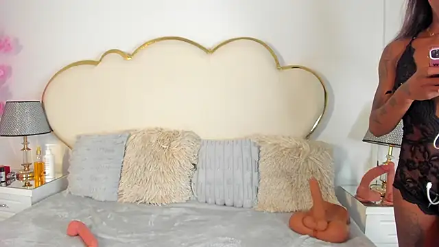 CahitlinBell online show from 10.16.25