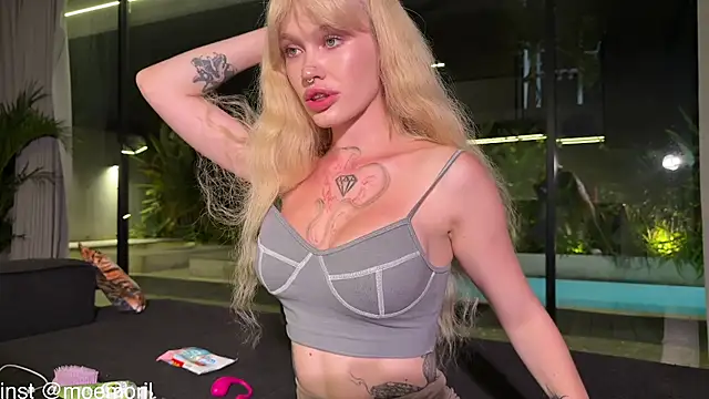 Snapshot of Golden_Aline chatting on 02.03.26 Golden Aline online show from 02.03.26