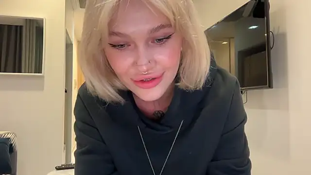 Golden Aline online show from 04.05.26