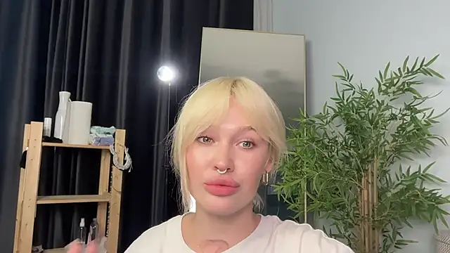 Golden Aline online show from 07.23.26