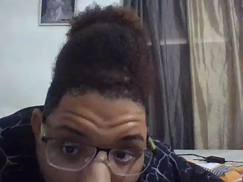 Snapshot of Dj-yefri-pauta chatting on 12.04.25 Dj-yefri-pauta online show from 12.04.25