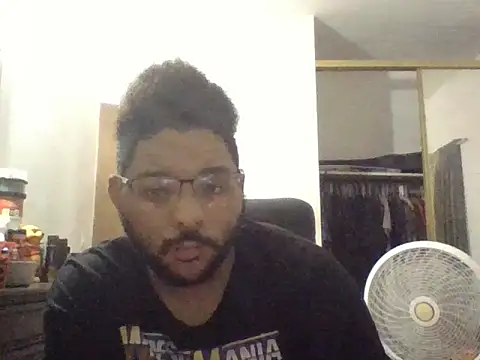 Snapshot of Dj-yefri-pauta chatting on 02.19.26 Dj-yefri-pauta online show from 02.19.26