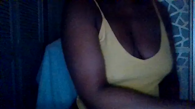 Snapshot of CaylenGee chatting on 05.17.26 CaylenGee online show from 05.17.26