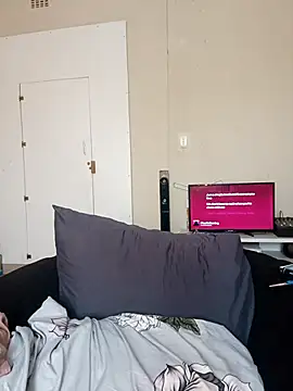 Snapshot of PerfectionBerrie chatting on 10.08.25 PerfectionBerrie online show from 10.08.25