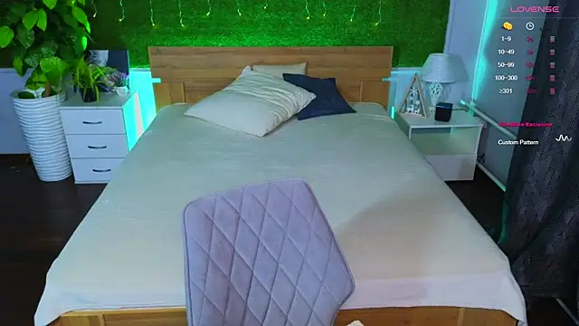 Hayle Hill online show from 12.15.24