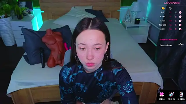 Hayle Hill online show from 12.15.24