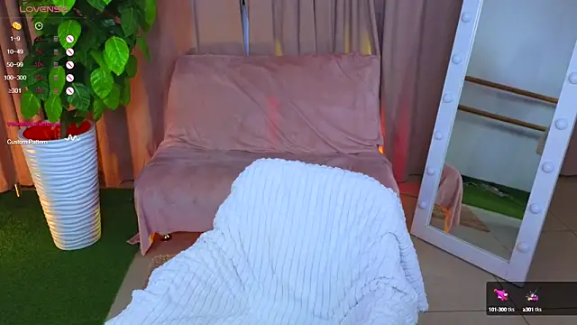 Hayle Hill online show from 03.18.25