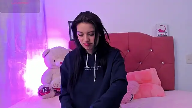 LucianaTomson online show from 10.11.25