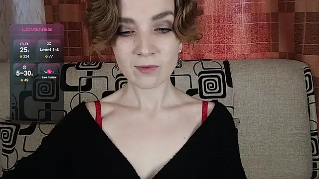 Snapshot of TinaWince chatting on 04.25.26 TinaWince online show from 04.25.26