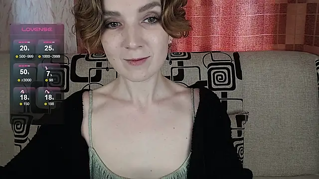 Snapshot of TinaWince chatting on 05.10.26 TinaWince online show from 05.10.26