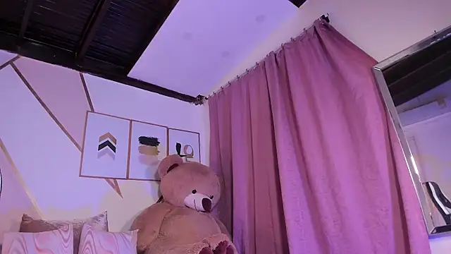 Snapshot of maye_wells chatting on 01.10.25 maye wells online show from 01.10.25