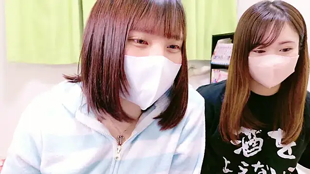 Snapshot of senachinnn chatting on 01.04.25 senachinnn online show from 01.04.25