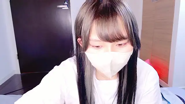 Snapshot of senachinnn chatting on 10.19.25 senachinnn online show from 10.19.25