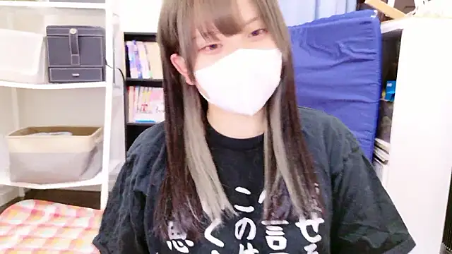 Snapshot of senachinnn chatting on 10.21.25 senachinnn online show from 10.21.25