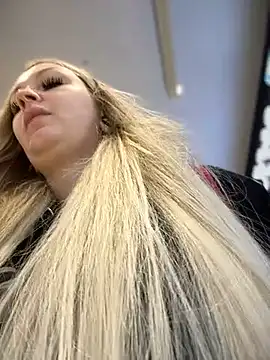 Snapshot of Teya_moon_ chatting on 12.02.24 Teya moon online show from 12.02.24