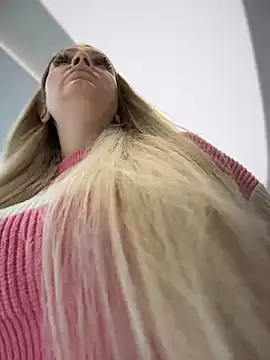 Snapshot of Teya_moon_ chatting on 12.12.24 Teya moon online show from 12.12.24