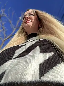 Snapshot of Teya_moon_ chatting on 01.03.25 Teya moon online show from 01.03.25