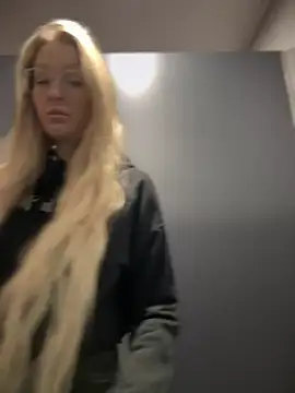 Snapshot of Teya_moon_ chatting on 01.06.25 Teya moon online show from 01.06.25