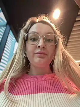 Snapshot of Teya_moon_ chatting on 01.15.25 Teya moon online show from 01.15.25