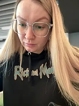 Snapshot of Teya_moon_ chatting on 01.26.25 Teya moon online show from 01.26.25