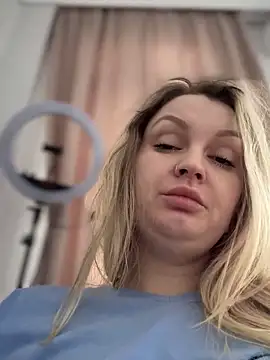 Snapshot of Teya_moon_ chatting on 02.07.25 Teya moon online show from 02.07.25