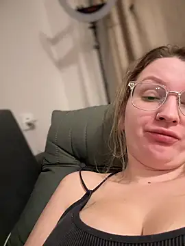 Snapshot of Teya_moon_ chatting on 02.09.25 Teya moon online show from 02.09.25