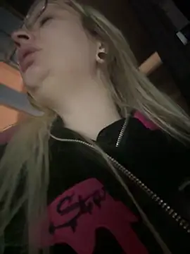 Snapshot of Teya_moon_ chatting on 02.27.25 Teya moon online show from 02.27.25