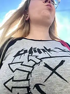 Snapshot of Teya_moon_ chatting on 03.13.25 Teya moon online show from 03.13.25