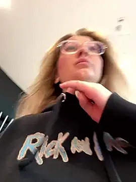 Teya moon  online show from 01.11.26