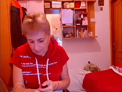 Snapshot of Victoria5643 chatting on 10.08.25 Victoria5643 online show from 10.08.25