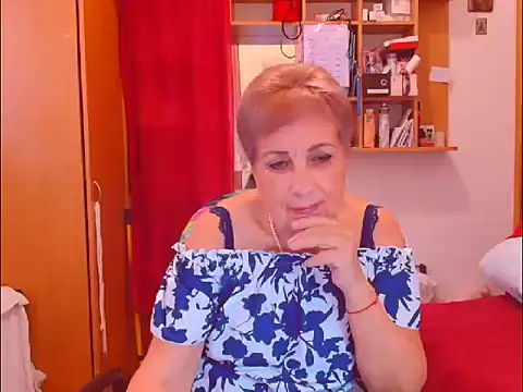 Snapshot of Victoria5643 chatting on 10.24.25 Victoria5643 online show from 10.24.25