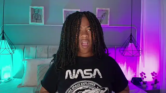 Anneth  M online show from 03.20.25