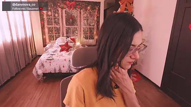 Snapshot of DanyNova_Co chatting on 12.13.24 DanyNova Co online show from 12.13.24