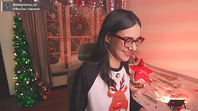 Snapshot of DanyNova_Co chatting on 12.24.24 DanyNova Co online show from 12.24.24