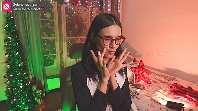 Snapshot of DanyNova_Co chatting on 12.25.24 DanyNova Co online show from 12.25.24