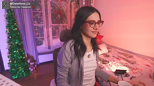 Snapshot of DanyNova_Co chatting on 12.25.24 DanyNova Co online show from 12.25.24