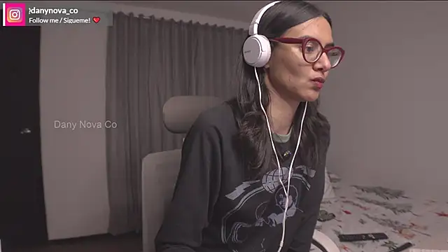 Snapshot of DanyNova_Co chatting on 12.30.24 DanyNova Co online show from 12.30.24
