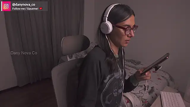 Snapshot of DanyNova_Co chatting on 12.31.24 DanyNova Co online show from 12.31.24