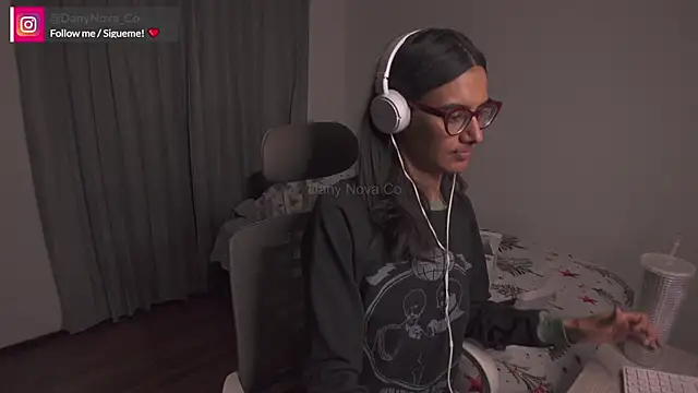 Snapshot of DanyNova_Co chatting on 12.31.24 DanyNova Co online show from 12.31.24