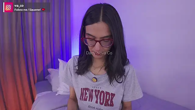 Snapshot of DanyNova_Co chatting on 01.18.25 DanyNova Co online show from 01.18.25