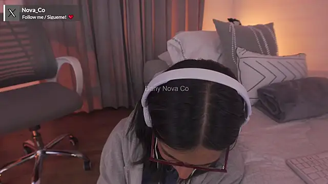 Snapshot of DanyNova_Co chatting on 01.29.25 DanyNova Co online show from 01.29.25