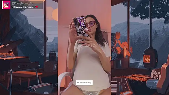 Snapshot of DanyNova_Co chatting on 02.06.25 DanyNova Co online show from 02.06.25