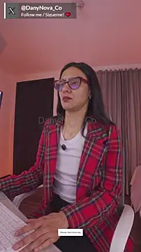 Snapshot of DanyNova_Co chatting on 02.16.25 DanyNova Co online show from 02.16.25