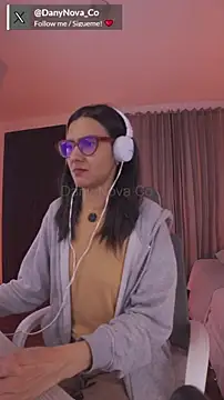Snapshot of DanyNova_Co chatting on 02.17.25 DanyNova Co online show from 02.17.25